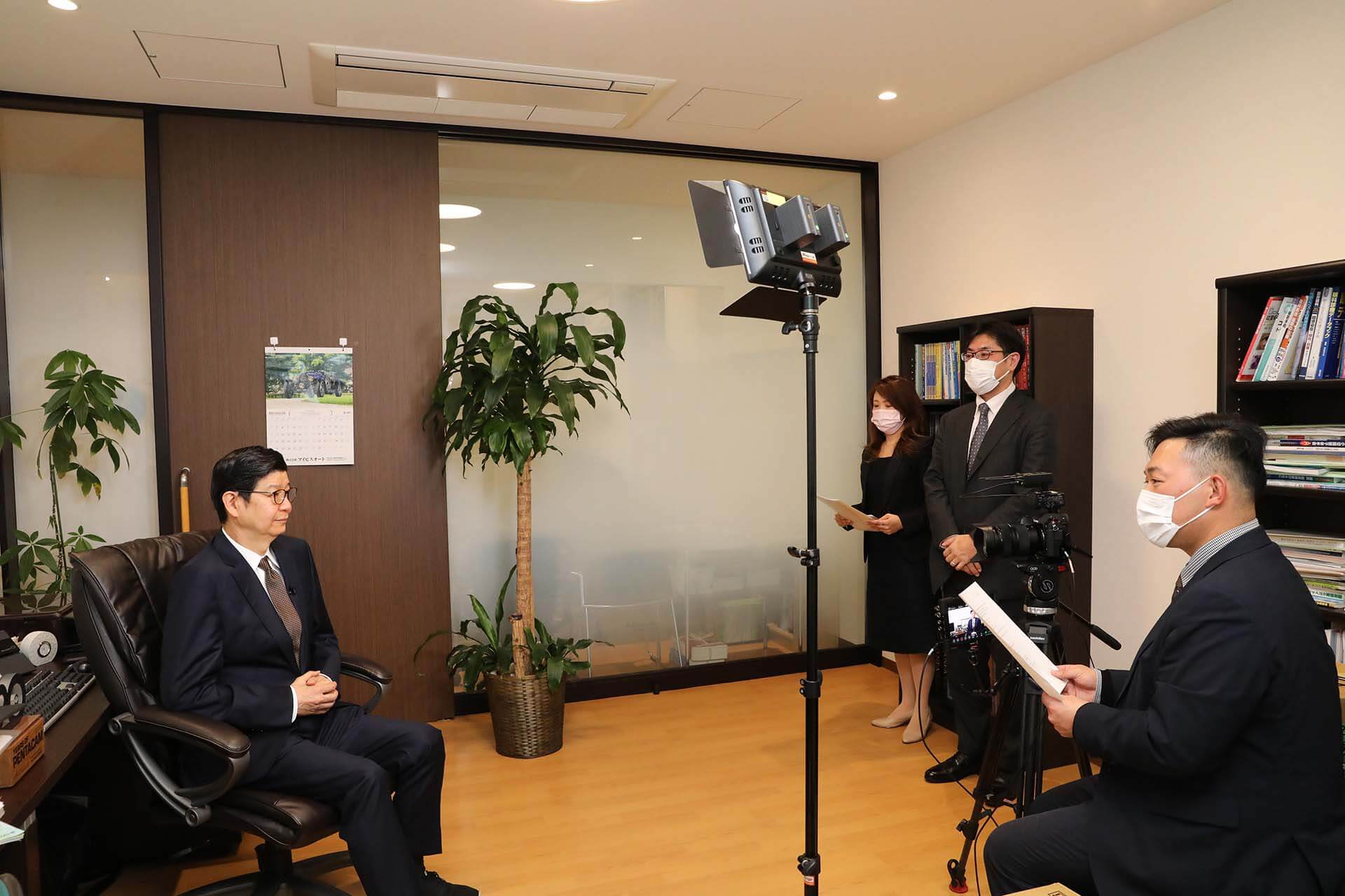 Behind the scenes at the interview with Prof Maeda Naoyuki