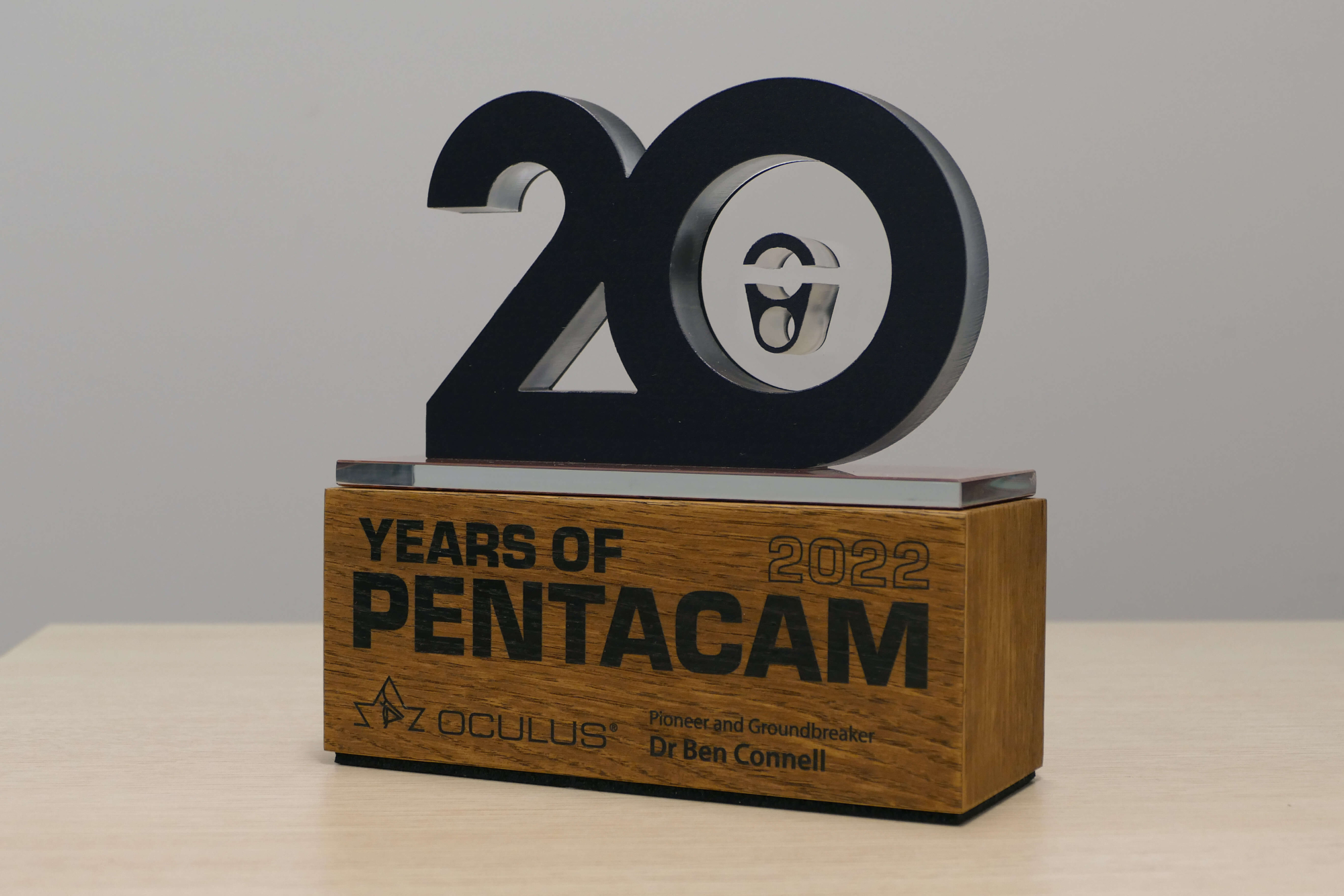 20th Anniversary Pentacam® Trophy for Dr Ben Connell